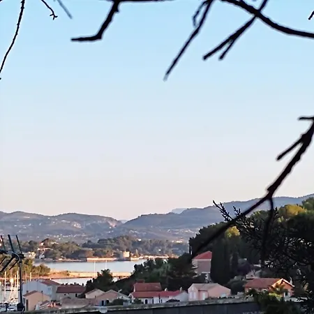 度假居 La Pinede A 1km De La *